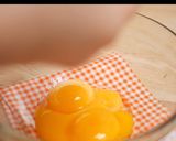 Foto langkah ke 1 dari resep Japanese Fruit Roll Cake / Bolu Gulung Isi Buah.