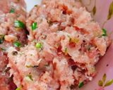 Hình bước làm 1 của món Cải thảo cuộn thịt phiên bản con sò
