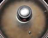 Foto del paso 9 de la receta Lomo de bonito en salsa de dos tipos de cebolla y ras el hanout