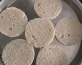 A picture of step 3 of Bread sandwich dhokla.