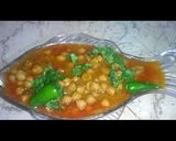 A picture of step 11 of Mazedar chole masala.