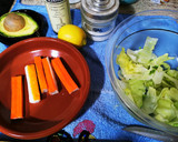 Foto del paso 1 de la receta: Ensalada de aguacate y surimi