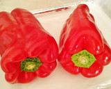 Foto del paso 1 de la receta: Pimientos rojos caramelizados con Huevos fritos