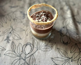 Foto del paso 4 de la receta: Vasito de yogur con dos chocolates