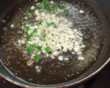 प्याज़ बेसन की सब्जी (pyaz besan ki sabzi recipe in Hindi) रेसिपी चरण 2 फोटो