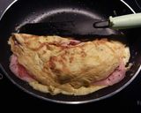 Foto del paso 7 de la receta: Omelette con jamón, queso, tomate y orégano