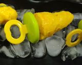 A picture of step 4 of Mango malai kulfi.