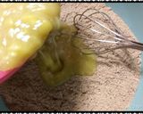 Foto langkah ke 5 dari resep Choco Banana Muffin (Muffin Pisang Cokelat).