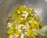 A picture of step 4 of Papaya sambhara.