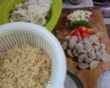Foto langkah ke 1 dari resep Mie goreng bakso.