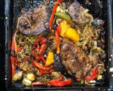 Foto del paso 4 de la receta: Bifes a la criolla en Plancheta