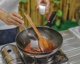 รูปขั้นตอนการทำที่ 11 ของ ผัดมาม่าปลากระป๋อง ประหยัดงบ อิ่มอร่อย อยู่ท้องสุดๆ