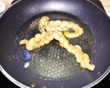Foto del paso 2 de la receta: Tripas de cerdo en salsa