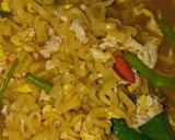 Foto langkah ke 4 dari resep Mie instant cah kangkung.