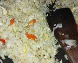 Foto langkah ke 3 dari resep Nasi goreng telor simpel.