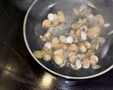 Foto del paso 3 de la receta: Berberechos al vino Malvasía
