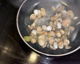 Foto del paso 3 de la receta: Berberechos al vino Malvasía