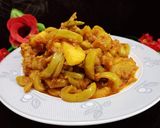 A picture of step 1 of Tinday ke Sabzi (Apple Gourd).