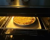Foto langkah ke 3 dari resep Pizza 2 bahan tanpa proofing.