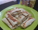Foto langkah ke 5 dari resep Kebab isi orak-arik telur.