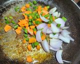 A picture of step 4 of Soya chunks fried rice.
