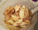 A picture of step 5 of Cinnamon bun apple pie.