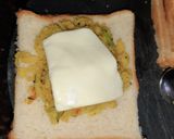 A picture of step 3 of Stuffed bread patties.