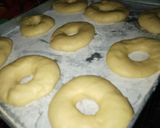 Foto langkah ke 5 dari resep Donat empuk no kentang.