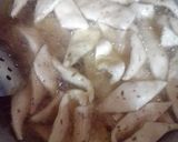 A picture of step 4 of Crispy namak pary.