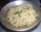 Foto langkah ke 5 dari resep Bihun Goreng Cabe Hijau.