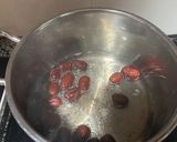 Hình bước làm 2 của món Yến Chưng Táo Đỏ Và Lê