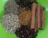 Foto langkah ke 1 dari resep Rempah Kebuli Homemade.