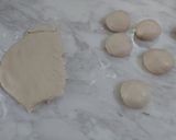 A picture of step 4 of Stuff Buns.