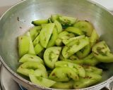 हरे टमाटर का सलाद (Hare Tamatar ka salad recipe in Hindi) रेसिपी चरण 3 फोटो