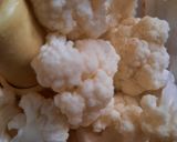A picture of step 9 of Cauliflower thin crusted Pizza.