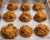 Foto langkah ke 5 dari resep Super Chewy Milk Chocolate Soft Cookies — Gift Premium Version.
