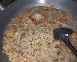 Foto langkah ke 4 dari resep Seblak Maklor (Makaroni Telor) kilat.