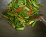 Foto langkah ke 3 dari resep Genjer Tumis Pedas.