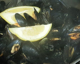 Foto del paso 1 de la receta: Mejillones del Delta del Ebro al vapor con Limón