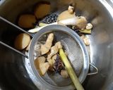 Foto langkah ke 2 dari resep Bajigur Rempah plus Kolang Kaling.