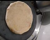A picture of step 5 of Sattu paratha.