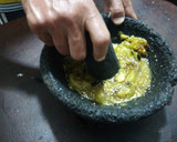 Foto del paso 3 de la receta: Salsa verde ranchera bien brava con pulque o tequila