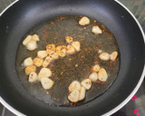 Foto del paso 3 de la receta: Espaguetis con gambas en un plis plas