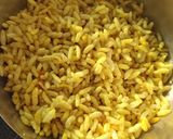 A picture of step 1 of Mamra(puffed rice)ni pattis.