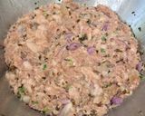 รูปขั้นตอนการทำที่ 6 ของ ลาบหมูก้อนทอดใบชะมวง