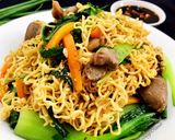 Hình bước làm 3 của món Mì Gói Xào Lòng Gà,Nấm