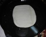 صورة لخطوة 5 من وصفة بيتزا بالسوسيس 🍕🍕