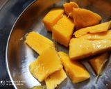 मैंगो डेजर्ट विथ चॉकलेट ट्विस्ट रेसिपी चरण 3 फोटो