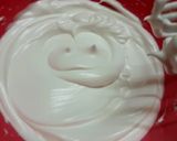 A picture of step 1 of 3 ingredients sponge cake.