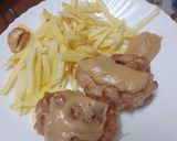 Foto del paso 9 de la receta Rollitos de cerdo con papas fritas y salsa a la pimienta